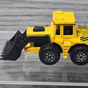 1976 Matchbox Superfast No 29 Tractor Shovel Diecast Construction Truck
