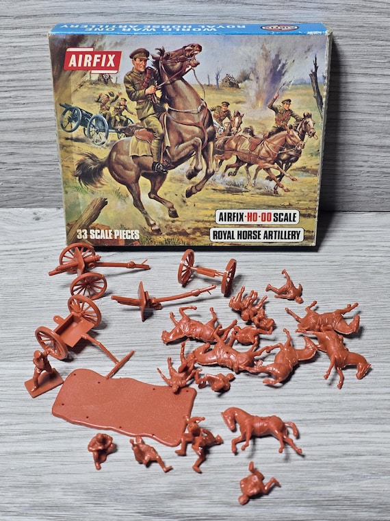 Vintage Airfix Ho-00 Scale Royal Horse Artillery Miniature Model