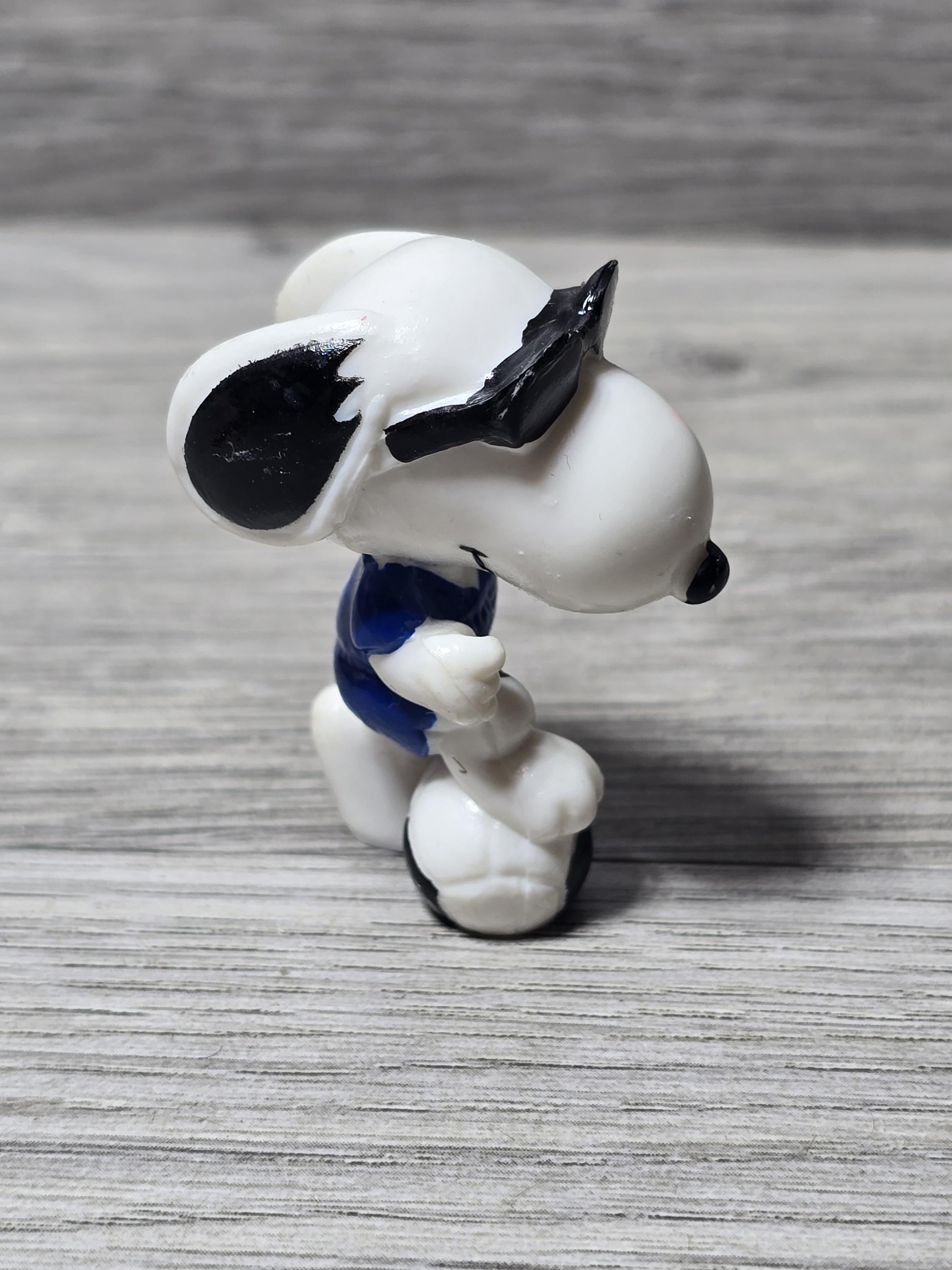 ピーナッツ スヌーピー サッカー選手（青いジャージ）PVC ホイットマン