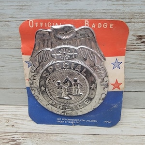 1960s Spielzeugdose Polizeimarke auf Original Karte - Made in Japan