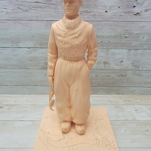 1956 Aurora 9 pouces figurine en plastique néerlandaise modèle carte des Pays-Bas non peinte