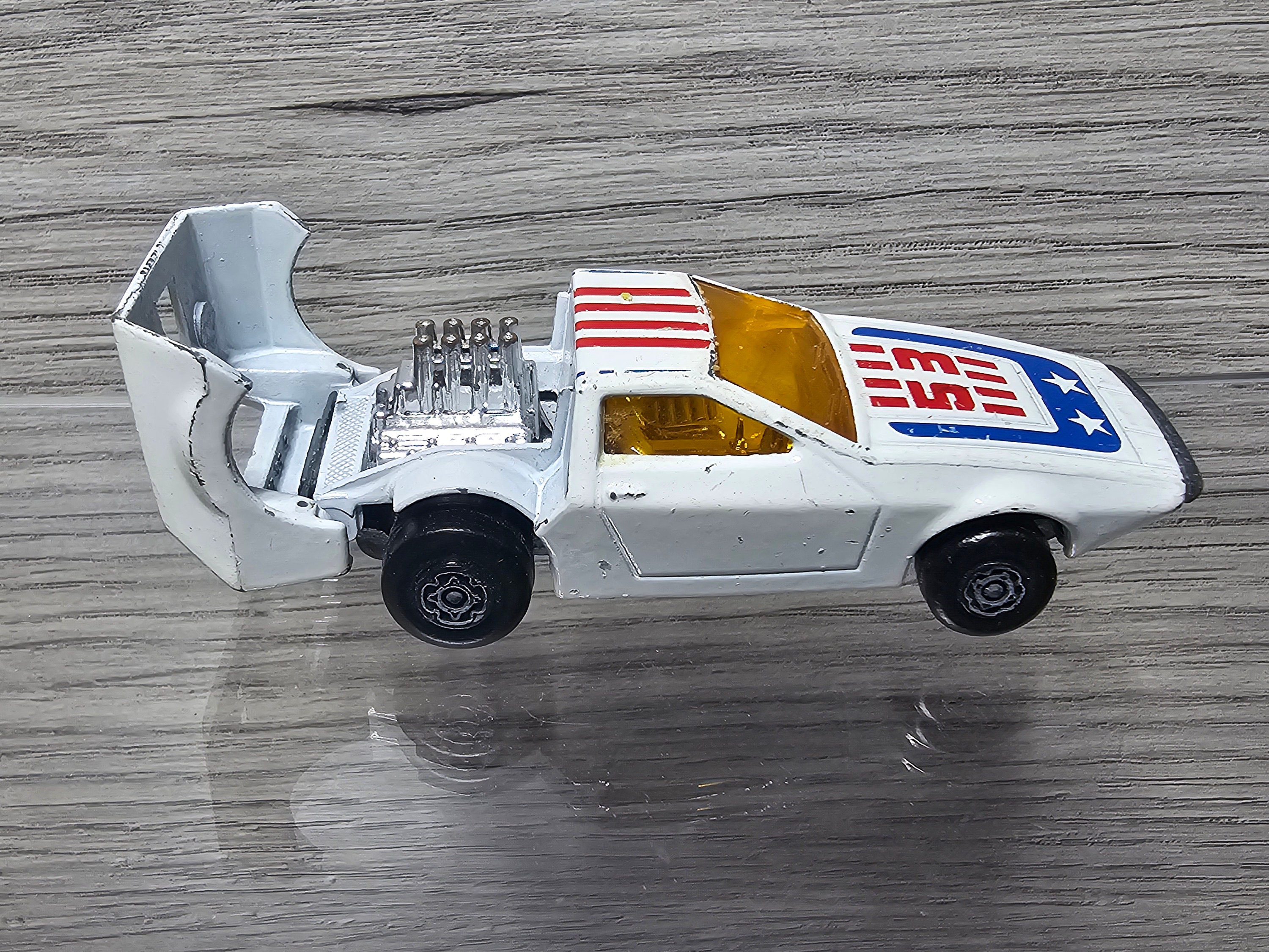 萬代屋【クライスラー バリアント セダン白】ブリキtin toy car【箱無】 1960s 萬代屋製 キャデラック セダン 外箱付き | ブリキのおもちゃ