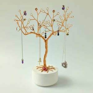 Árbol de Joyas en Hilo Dorado - Organizador de Collares, Pulseras & Pendientes | Base Cerámica - Decoración Boho Artesanal