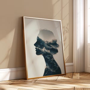 Dubbelexponering av havsporträtt, väggkonst med kvinnasilhuett, abstrakt konstverk med havsvågor, minimalistisk modern inredning