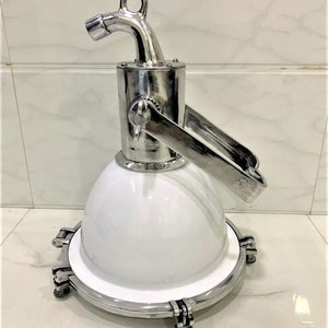 Lampada a sospensione per isola da cucina rivestita in bianco, in alluminio, nuova