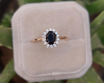 Vintage 14K Gold Black Onyx Ring, Anniversary Ring, Bridal Wedding Ring, Solid Gold Ring, Delicate Ring, Unique Rare Ring, Handmade Ring.