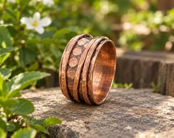 Handmade Hammered copper band ring, Unisex boho band ring