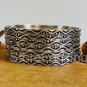 Handgefertigte Sterling Silber Armreifen Set: Stapelbare 925 Silber Armreifen