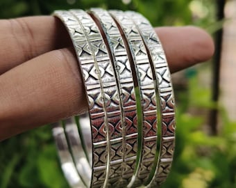 Ensemble de bracelets joncs en argent sterling martelé faits main : joncs empilables