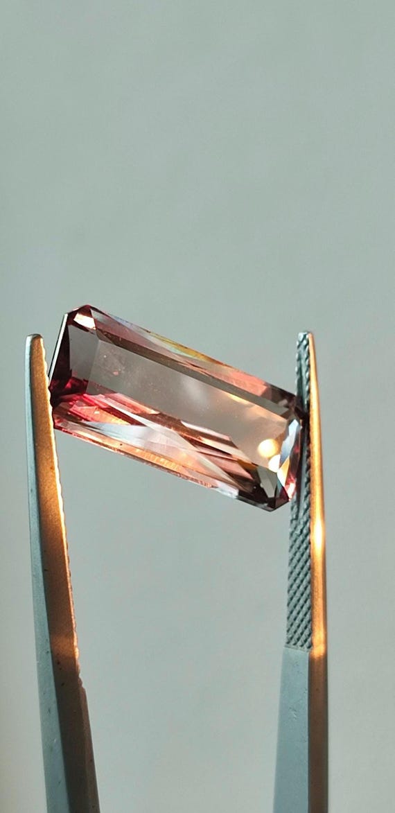 Diaspore color change 6.84 Turkish naturel unheated certificated zultanite