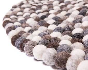 Filzkugelteppich aus reiner Wolle, rund, Naturwolle, handgefertigt, Natur-Grau
