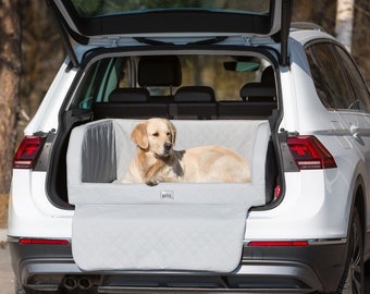 Bilbarnstol för hund i bagageutrymmet | Slitstark hundsäng för SUV-last | Hundmatta för bilen | Resesäng för hund i bilen | Vadderat hundskydd för bilen | Bilbarnstolsskydd för hund