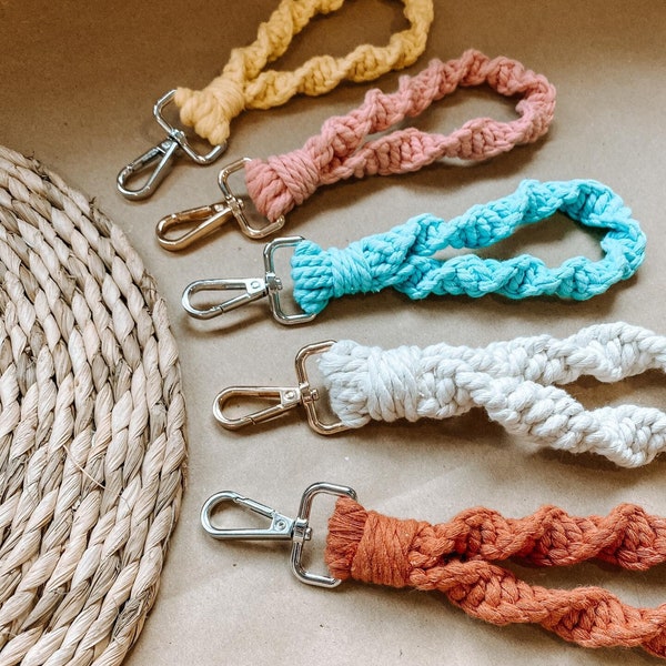 Porta-chaves Espiral em Macramé | Spiral Macrame Wristlet Keychain