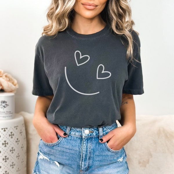 Big White Heart With Eyes Tee main image 0