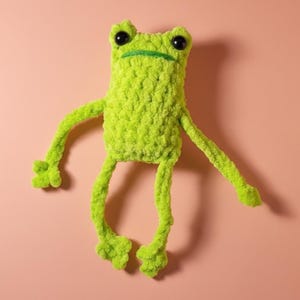 Crochet Leggy Froggy Plushie, UKCA Tested Mini Chenille Desk Buddy, Cute Green Toad Amphibian Toy, Sweet Home Decor, Soft Animal Stress Ball