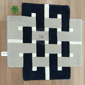 Hand-Tufted Wool & Silk Rug: Modern Minimalist Design