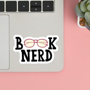 Książkowy Nerd Okulary Zabawna Naklejka Winylowa, Naklejka Kindle, Naklejki Książkowe, Cytat Naklejki, Miłośnik Książek Uroczy Prezent Holograficzny lub Przezroczysty Wodoodporny