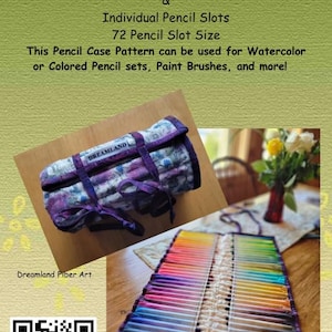 Op de afbeelding: Een opvouwbare potloodrol van paarse en witte stof met 72 individuele vakjes. De rol is opgerold en vastgebonden met een paars lint. De tekst "DREAMLAND" is op de rol gedrukt. De rol is afgebeeld naast een set kleurpotloden.