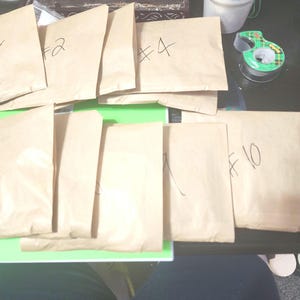 Caixa de Brincos Mistério: 4 Pares de Brincos Feitos à Mão