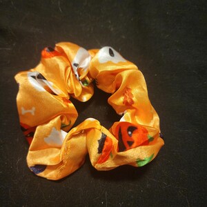 Halloween Satin Scrunchie – Spooky Pumpkins, Ghosts & Ghouls Hair Accessory