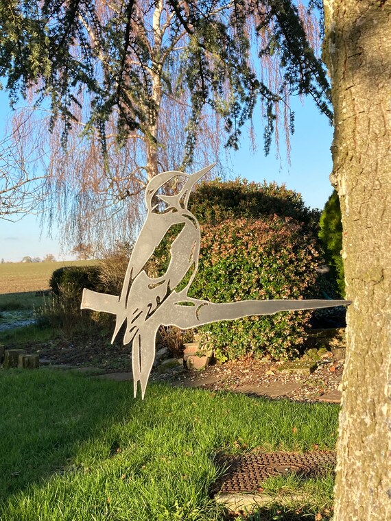 Woodpecker Bird Silhouette Metal Garden Ornament – Bare Metal, Outdoor Decor For Trees & Yards