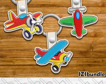 Spielzeug Flugzeug Stickerei Schlüsselanhänger Design, Snap Key Fob Tab (Digital Download) ITH
