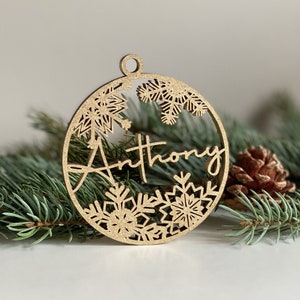 Kerstballen gepersonaliseerd, kerstcadeaukaartjes met naam, lasergesneden kerst, cadeaukaartjes, houten kerstdecor, kerstnaam je logo
