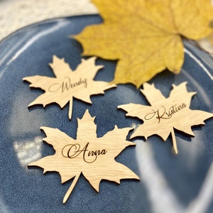 Laser Cut leaf place cards Thanksgiving place cards wooden maple leaf place cards Autumn wedding place cards Maple leaves Place cards