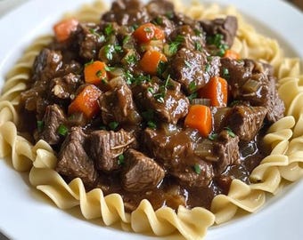 Crockpot Beef Tips Noodles Recipe: Easy Comfort Food (printable