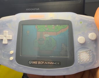 Nintendo Game Boy Advance: nieuwe schaal en knoppen: Glacier