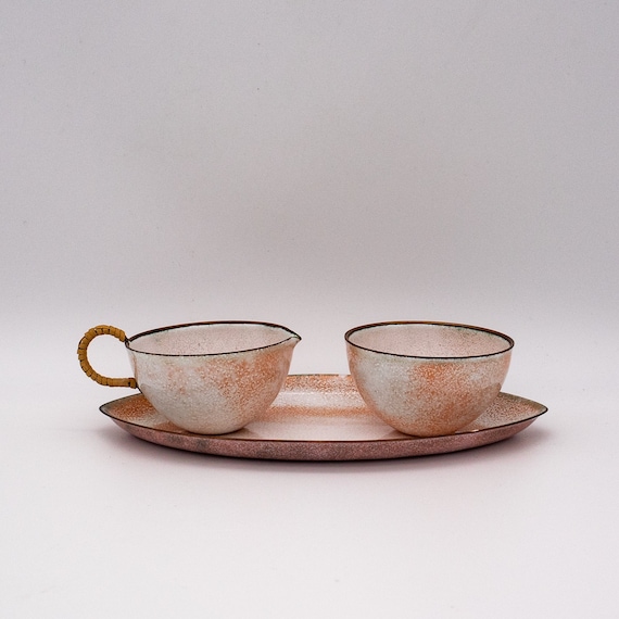 Enamelware Cream and Sugar (TRE) Enamelware Cream and Sugar (TRE)