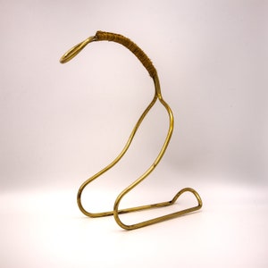 Vintage bottle holder in the style of Carl Auböck made of brass, Carl Auböck workshop, 1950s design, Mid-Century Modern