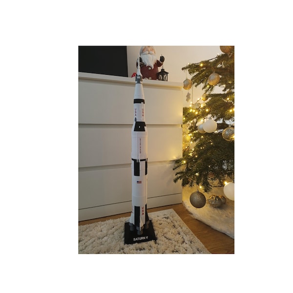SATURN 5- SATURN V- APOLLO 11 Rocket Model - Scale 1/144 - Fully Assembled