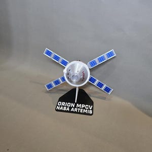 ORION MPCV Spacecraft Model – Artemis NASA Rocket Capsule – 1:48 Scale 13&quot; – Fully Assembled with Decals + Stand - U K Made - Space Gift