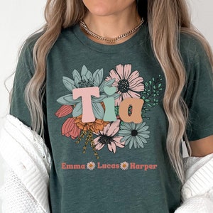Tia Shirt Aunt TShirt for Tia Cute Floral T-Shirts New Tia Personalized Gift Tee with Niece Nephew Name For Tia To Be Shirt