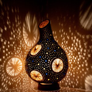 Cool Decorative Gourd Bedside Lamp for Girlfriend, Unique Calabash Shadow Lamp for Rustic Home Decor, Gift for Newlyweds Friends