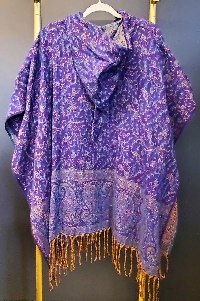Handloomed Wool Poncho, Unisex Design, Pointed Hood, Pocket Details