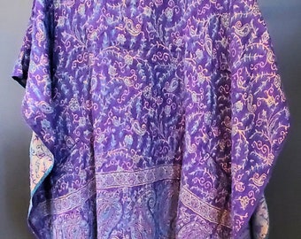 Poncho en laine tissé à la main, modèle unisexe, capuche pointue, détails de poche, style Rajasthan, bleu