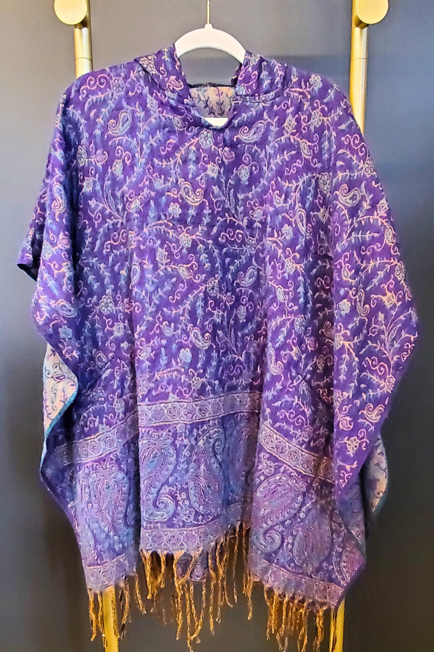 Handloomed Wool Poncho, Unisex Design, Pointed Hood, Pocket Details