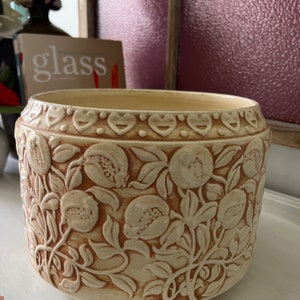 Roseville Pottery Ivory (old) 10&quot; Footed Jardiniere