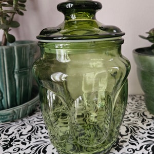 Vintage LE Smith Avocado Green Glass Canister Lidded Apothecary Jar