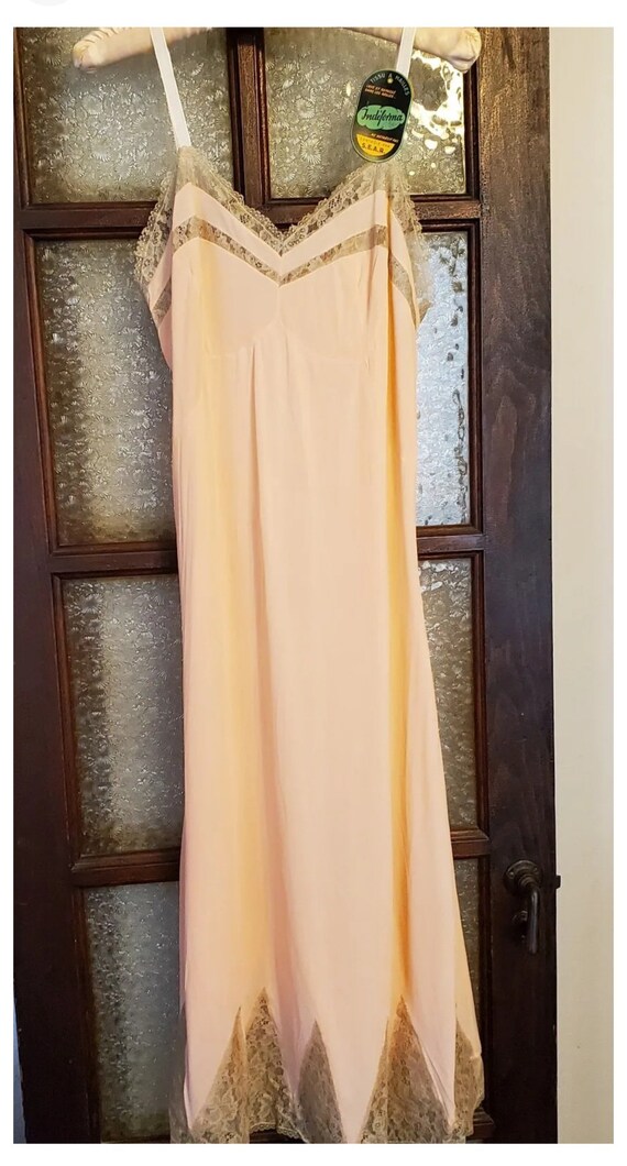 Vintage 30s 40s NOSWT Slip Peach Pinkish Orange T… - image 2