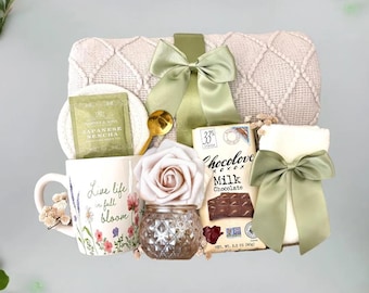Mothers Day Gift Box, Unique Gifts for Mom, Gift for Her,  Spring Gift Box with Blanket, Mug, Tea, Chocolate, Sending Sunshine Gift Box