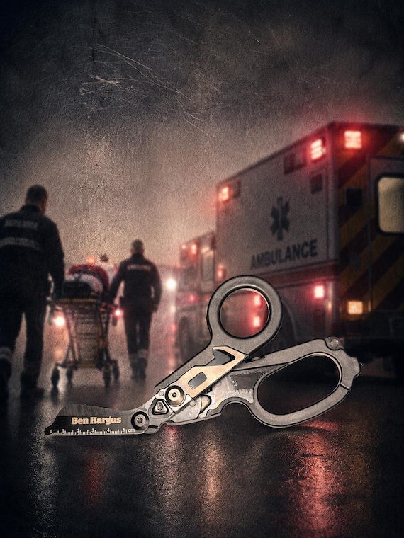 Personalized - 6 In 1 Multifunctional Trauma Shears, Emergency Response Shears, Stainless Steel Foldable Shears with Holster,