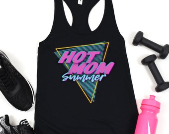 Plik PNG Hot Mom Summer | Retro 90s Digital Download | Transfer DTF metodą sublimacji | Projekt neonowy