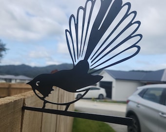 レーザーカットCNCカット用の素晴らしいファンテイルガーデンデコレーションファイル。Draftsightを使用して作成された.DXFファイル。