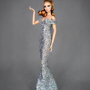 green emerald velvet dress Amazon.com: Barbie Rapunzel Pink Gown with Gold Glitter Pink Crown : Toys &  Games main image 1