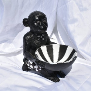 Origineel schaaltje met aapsculptuur in zwart wit met harlekijnmotief, stijlvol, voor het opbergen van sieraden, fruit, visitekaartjes