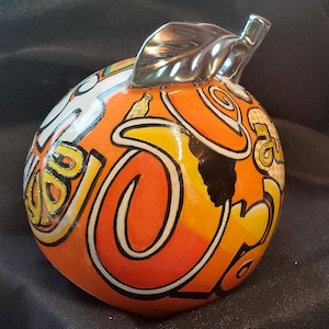 Pop Art Designer Object, Handgeschilderd, Uniek, Oranje, Moderne Sculptuur, Liefdesgeschenk, Keramiek, Kleurrijk, Kunstobject, Crush on You,