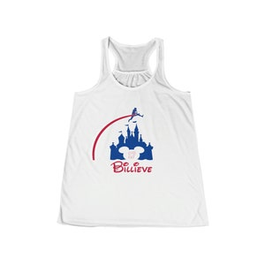 Air Allen over the Castle Women&#39;s Flowy Racerback Tank